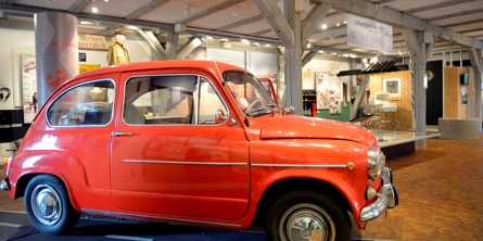 Bil i udstillingen Velfærdsdrømme