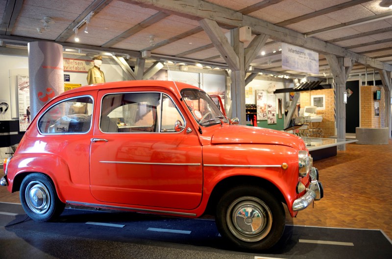 Bil i udstillingen Velfærdsdrømme