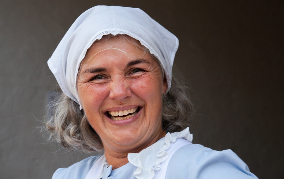 Nanna Madsen er caféansvarlig, og her er hun klædt ud som husholdningslærerinde