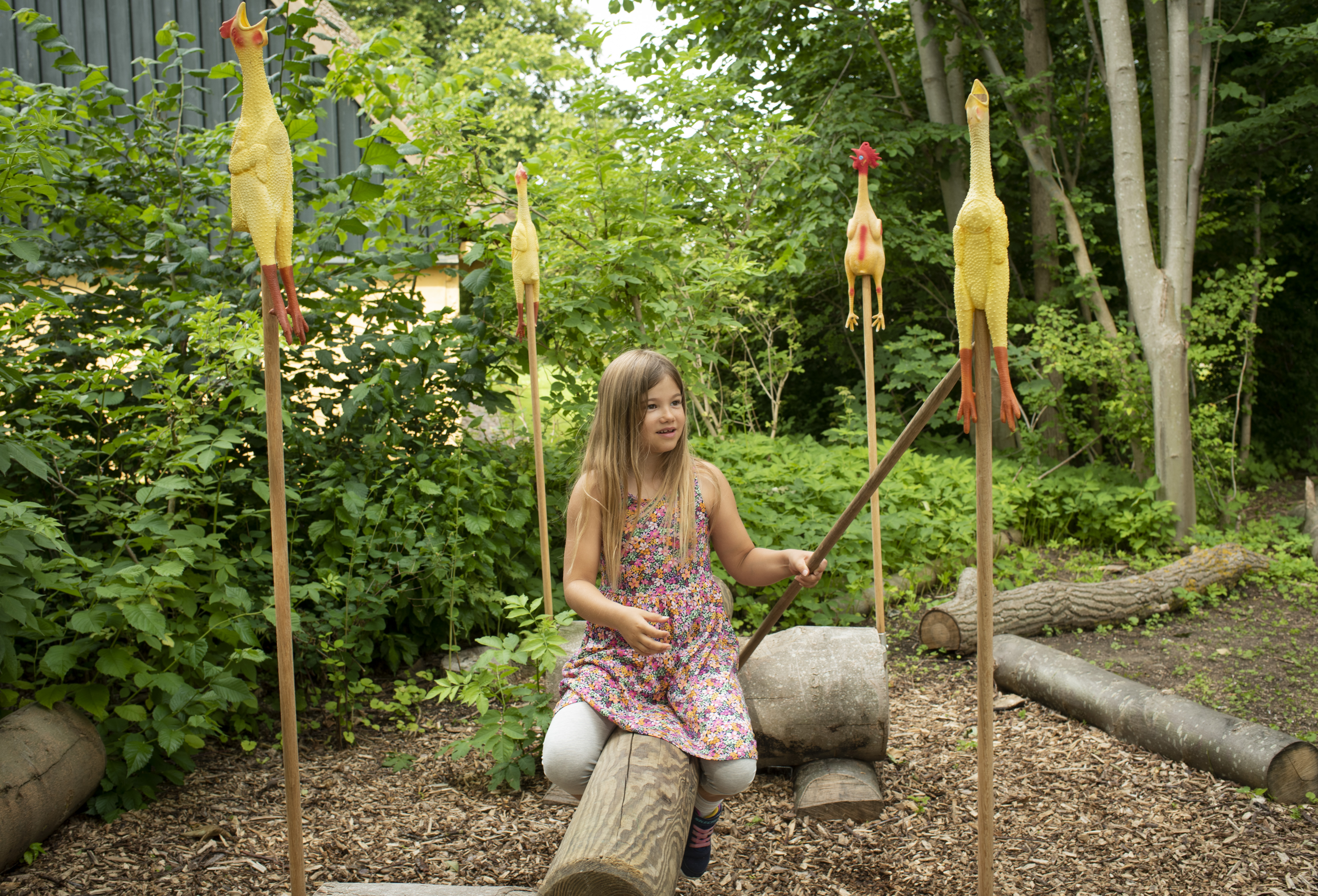 Piger leger gammeldags leg