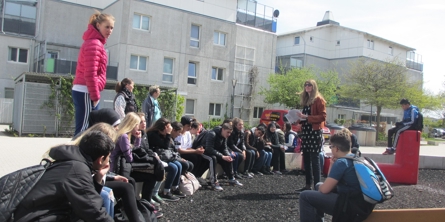 Byvandring Med Skoleklasse ved Askerød i Hundige