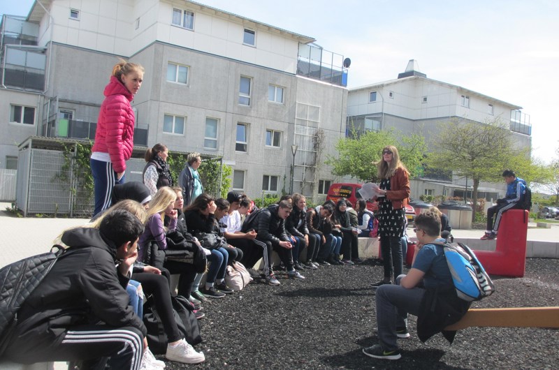 Byvandring Med Skoleklasse ved Askerød i Hundige