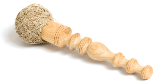 Ubleget sytråd af hør på vindepind / Unbleached linen sewing thread on a winding stick