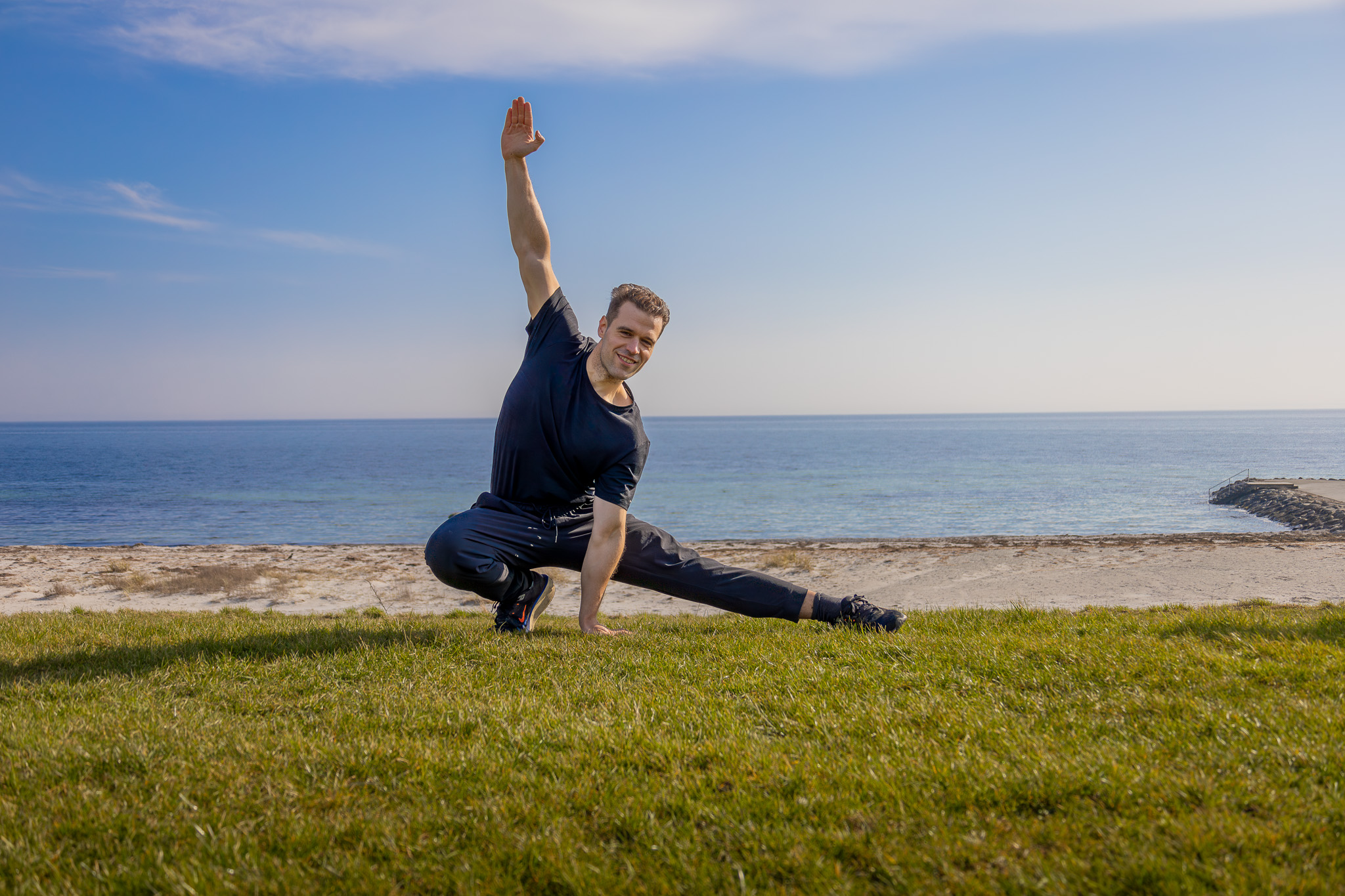 Alexander Amargos Petersen underviser i pilates på Mosede Fort
